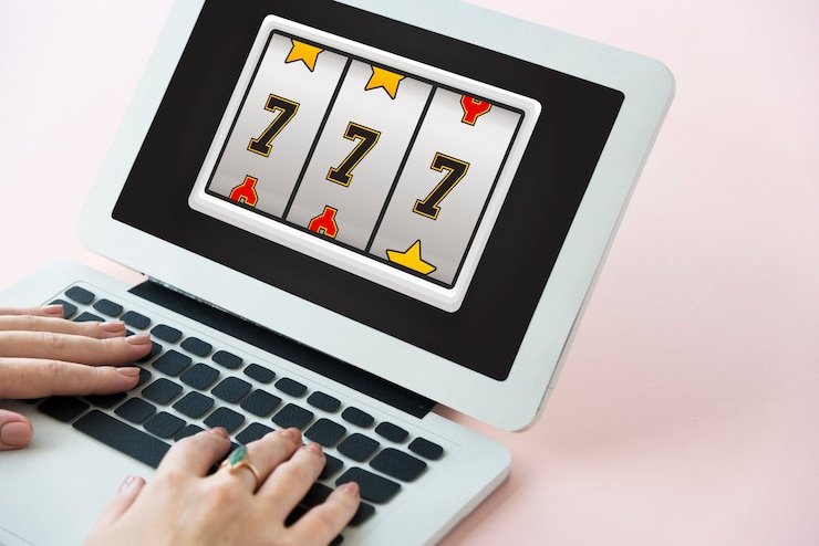 Live roulette table with professional dealer