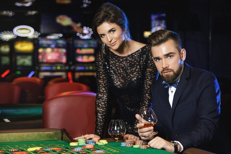 Teen Patti multiplayer table with live dealer and player cards visible